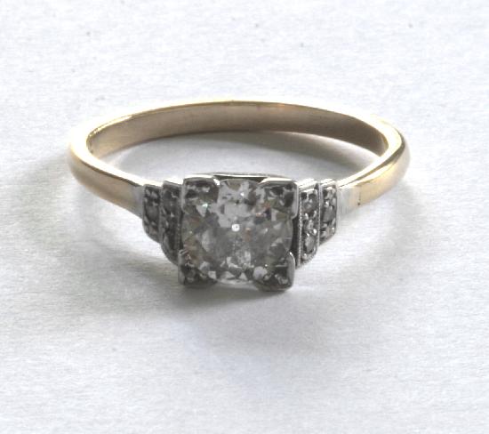 ART DECO DIAMOND ENGAGEMENT RING