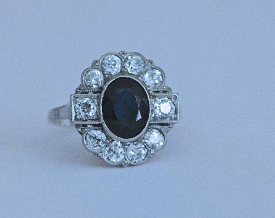 VINTAGE SAPPHIRE AND DIAMOND ENGAGEMENT RING