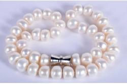 White Pearlescent Necklace Choker