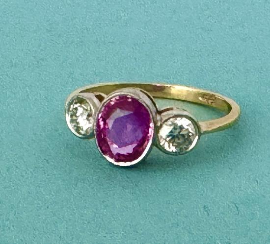 BEAUTIFUL PINK SAPPHIRE AND DIAMOND THREE STONE RING