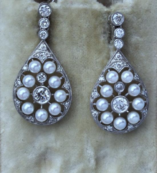 BEAUTIFUL VINTAGE DIAMOND AND PEARL  DROP EARRINGS 