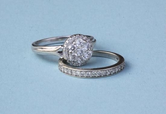 CHARMING DIAMOND WEDDING SET
