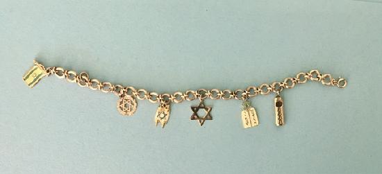CHARMING GOLD  BRACELET WITH JEWISH INTEREST