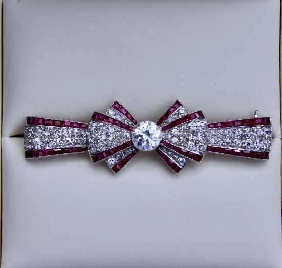 FABULOUS ART DECO RUBY AND DIAMOND BOW BROOCH