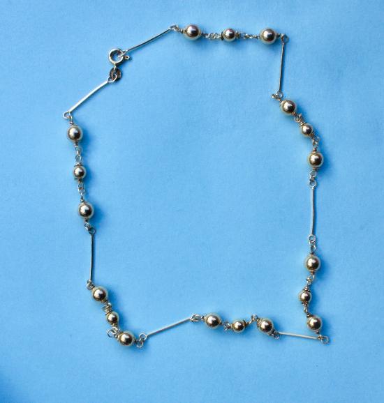 PRETTY GOLD BOBBLE NECKLACE