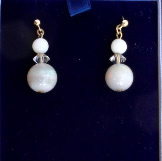 PRETTY OPAL AND CRYSTAL DROP EARRINGS.