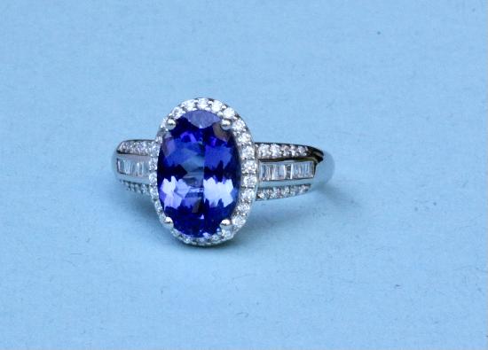 RHAPSODY TANZANITE AND DIAMOND RING. 