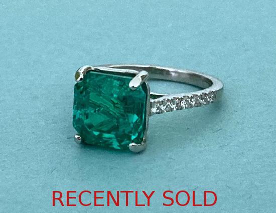 EMERALD AND DIAMOND RING
