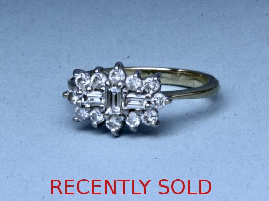 GLAMOROUS DIAMOND ENGAGEMENT RING