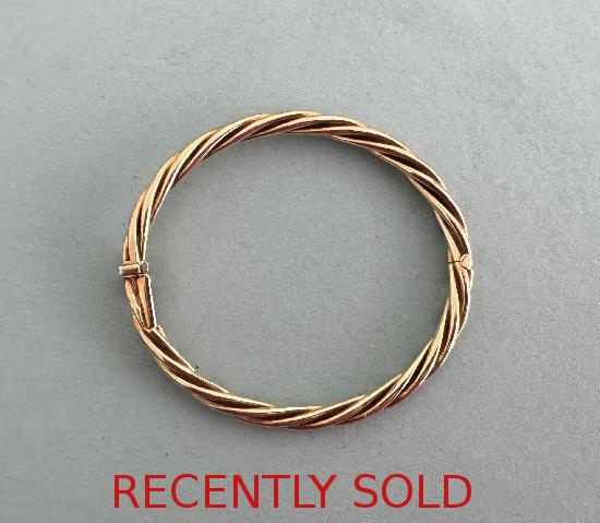 ROPE DESIGN GOLD BANGLE