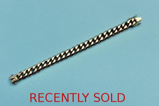 VERY HEAVY CURB LINK BRACELET. VERY HEAVY CURB LINK BRACELET.