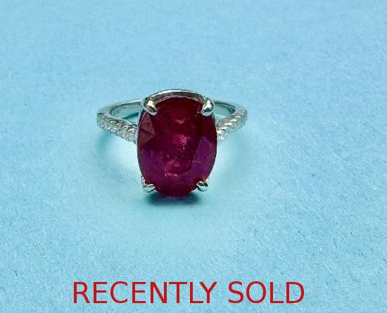VINTAGE 5ct  RUBY AND DIAMOND PLATINUM ENGAGEMENT RING. VINTAGE 5ct  RUBY AND DIAMOND PLATINUM ENGAGEMENT RING.