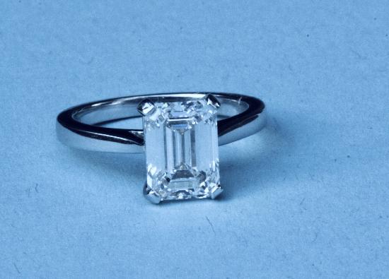 WONDERFUL EMERALD-CUT DIAMOND ENGAGEMENT RING
