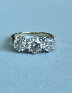 Charming Three-stone Diamond Ring.